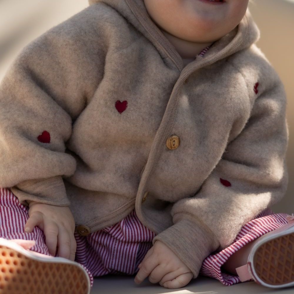 Veste polaire à cœurs sable édition limitée