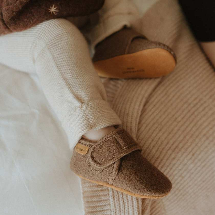 Chaussons bébé en laine marron édition limitée