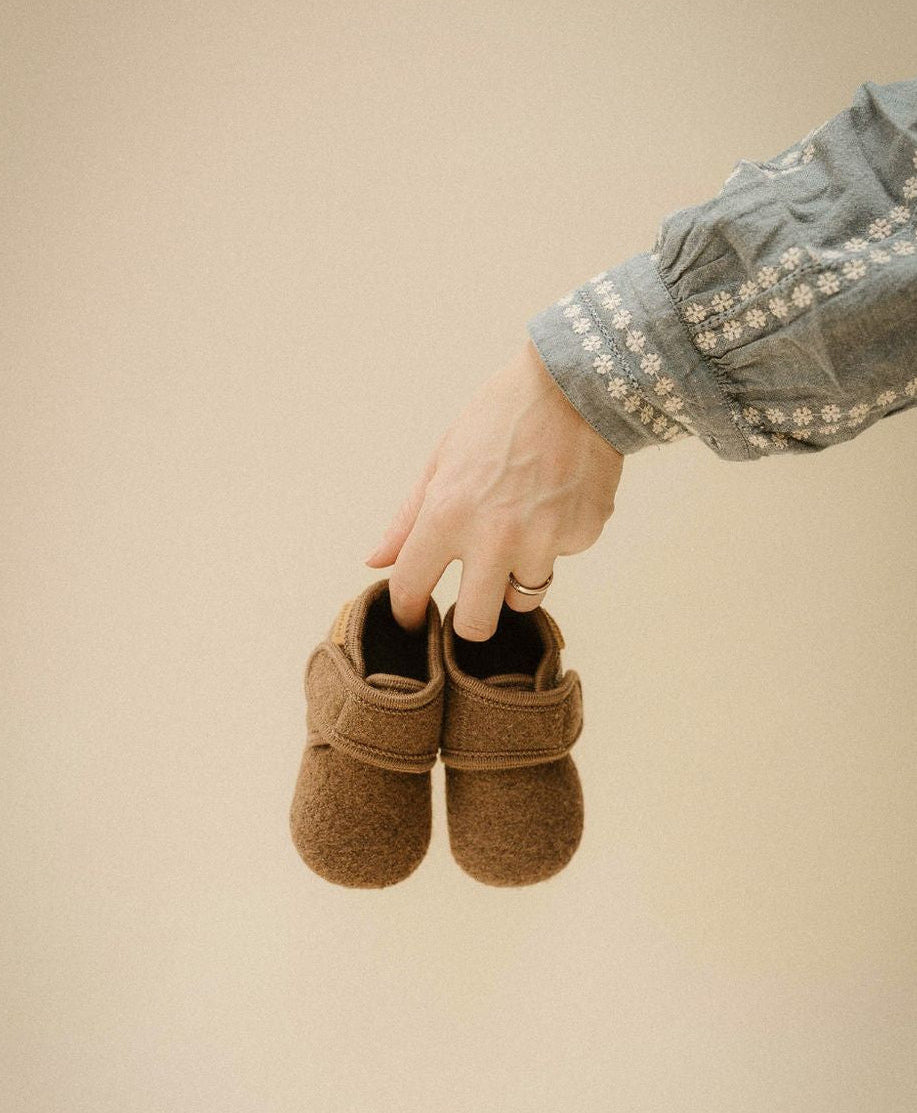 Chaussons bébé en laine marron édition limitée