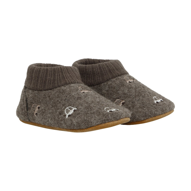 Chaussons bébé noyer étoile brodée