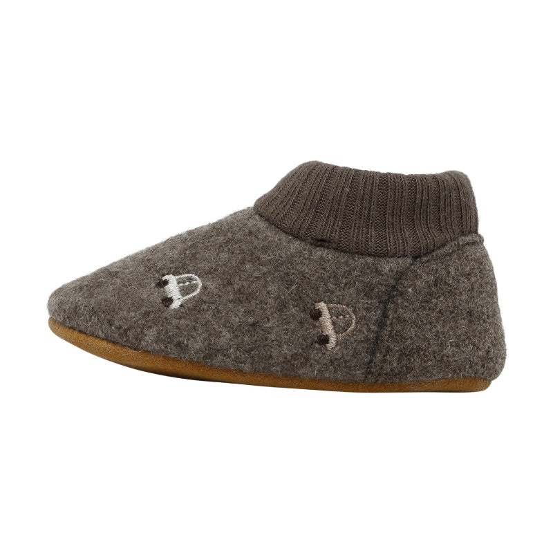 Chaussons bébé noyer étoile brodée