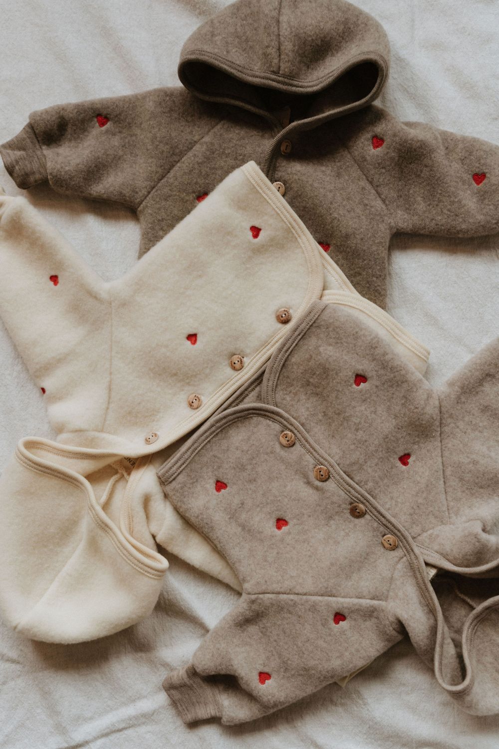 Jasje wolfleece hartjes naturel limited edition - Charly's